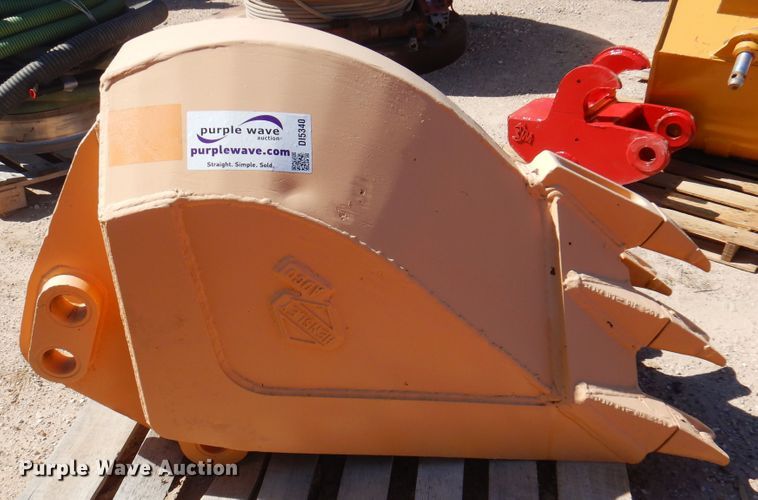 image for item DI5340 Hensley 16V24.710.5 24"W backhoe bucket