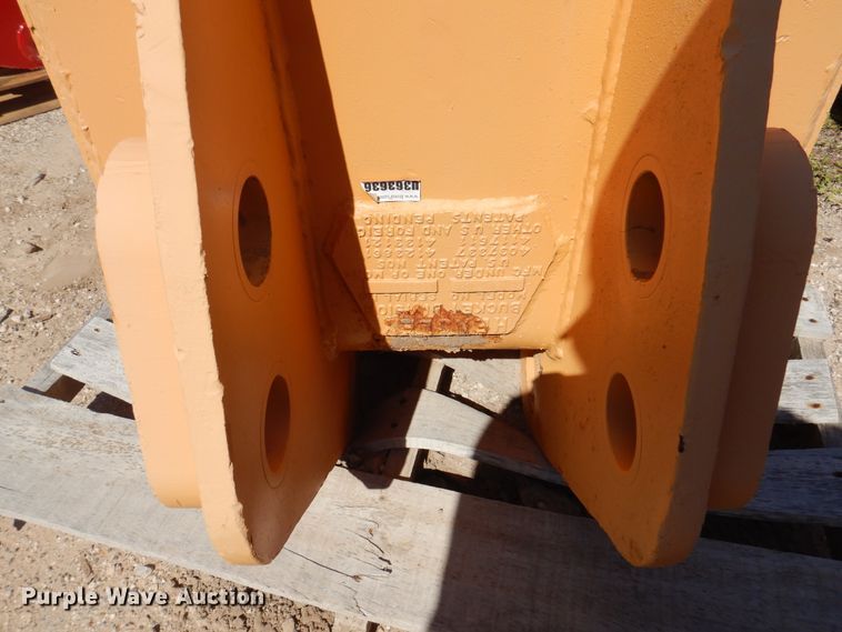 image for item DI5340 Hensley 16V24.710.5 24"W backhoe bucket