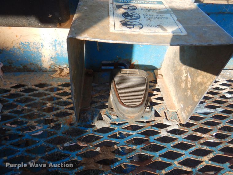 image for item DI5354 2011 Genie S-60X  boom lift