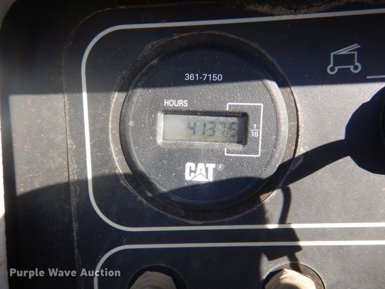 image for item DI5354 2011 Genie S-60X  boom lift