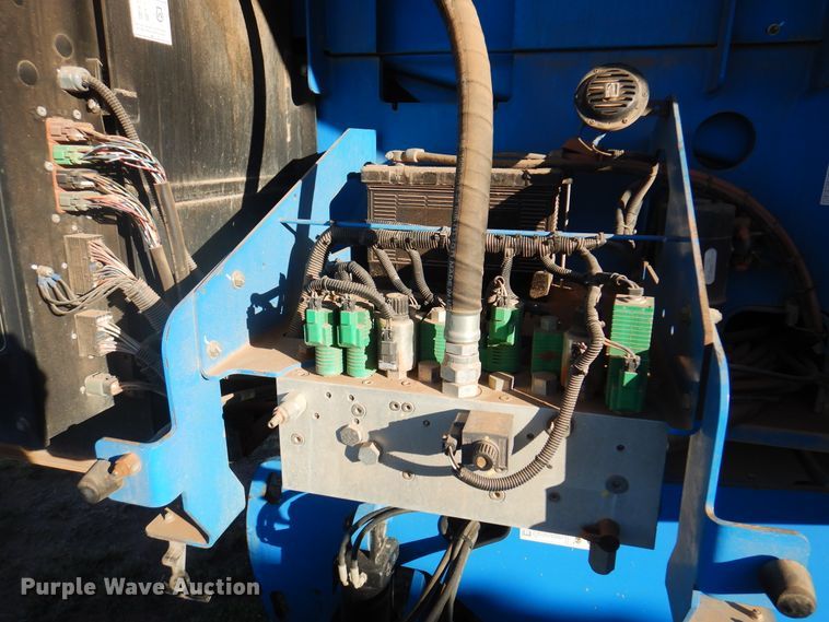 image for item DI5354 2011 Genie S-60X  boom lift