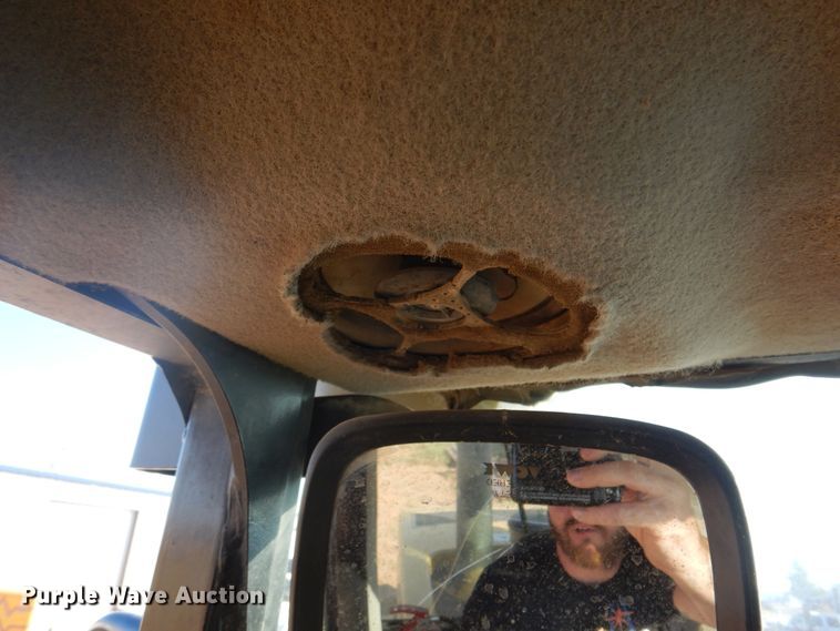 image for item DI5358 2004 Caterpillar 938G  wheel loader