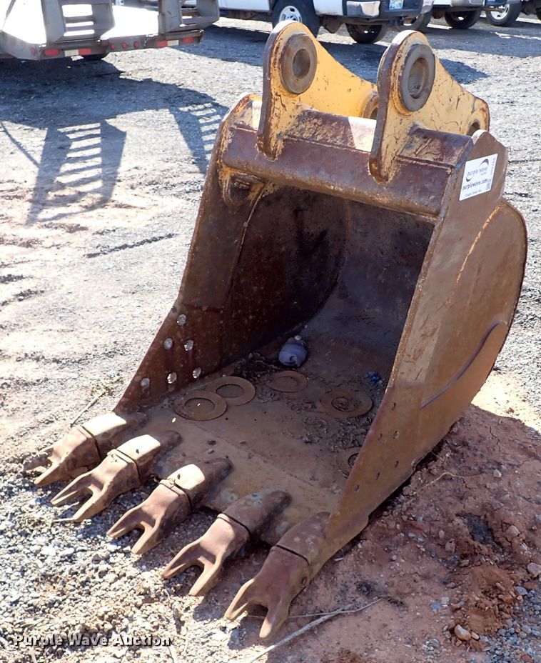 image for item DI5750 John Deere AJ339098   excavator bucket