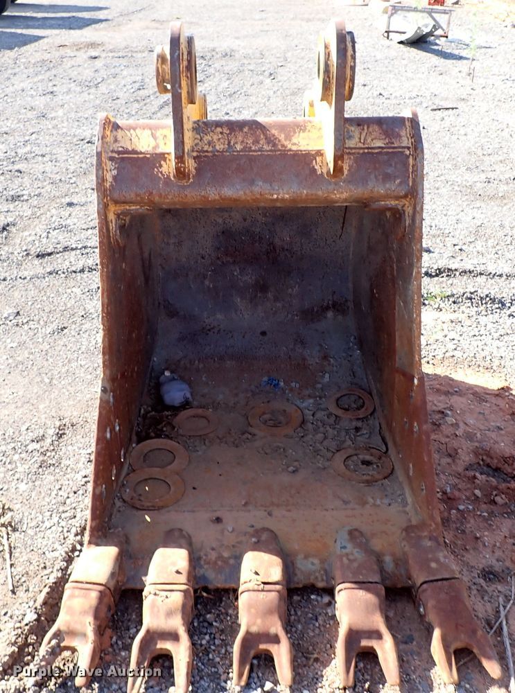 image for item DI5750 John Deere AJ339098   excavator bucket