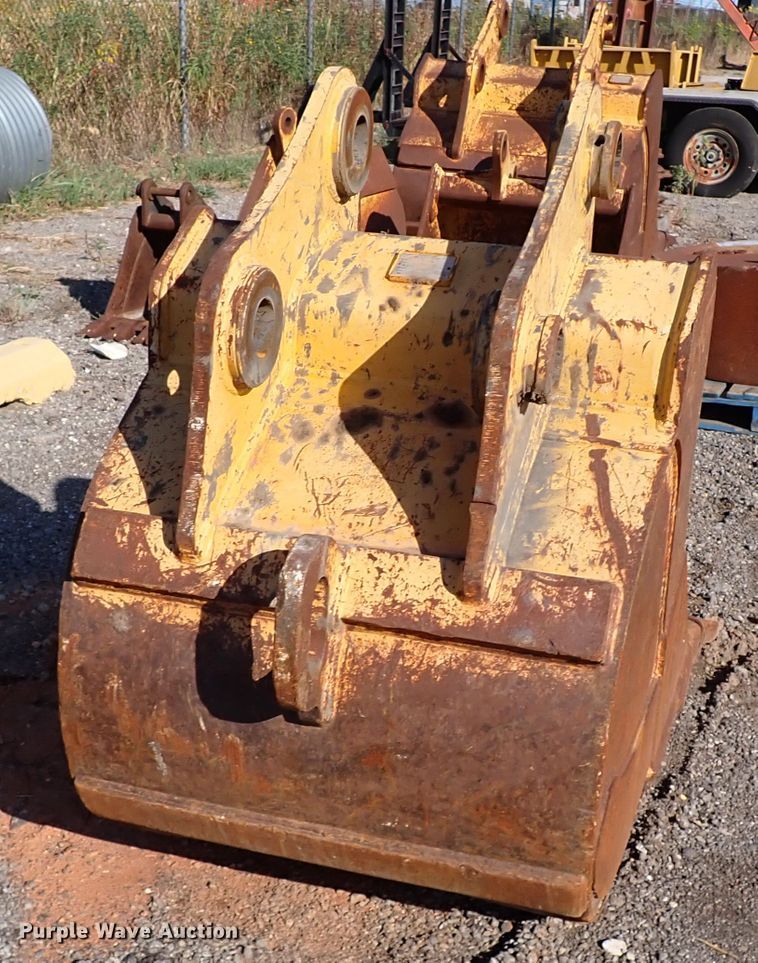 image for item DI5750 John Deere AJ339098   excavator bucket