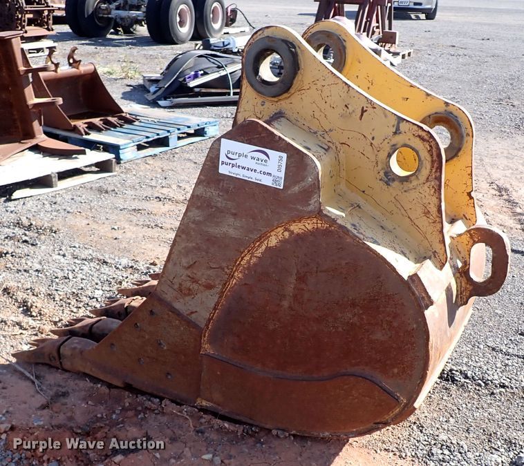 image for item DI5750 John Deere AJ339098   excavator bucket