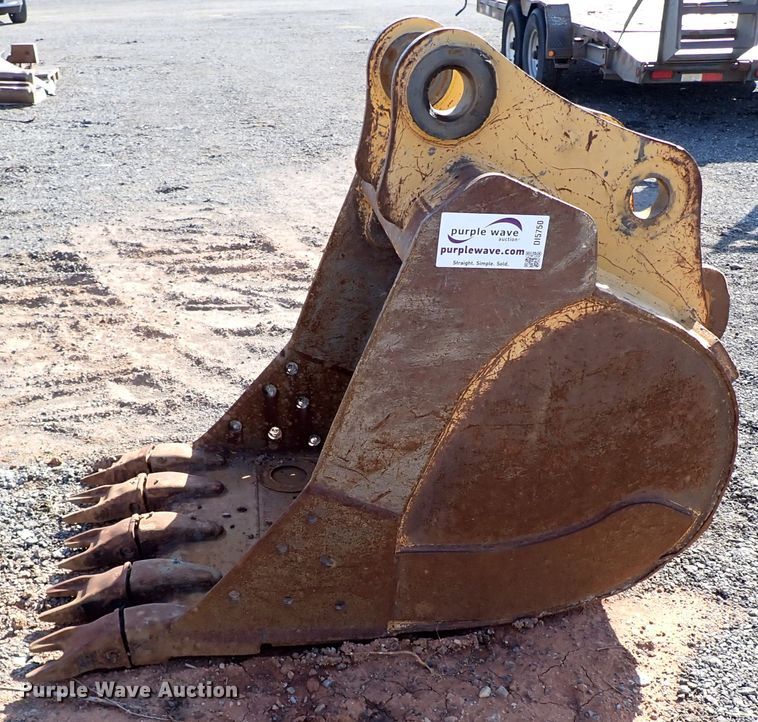 image for item DI5750 John Deere AJ339098   excavator bucket