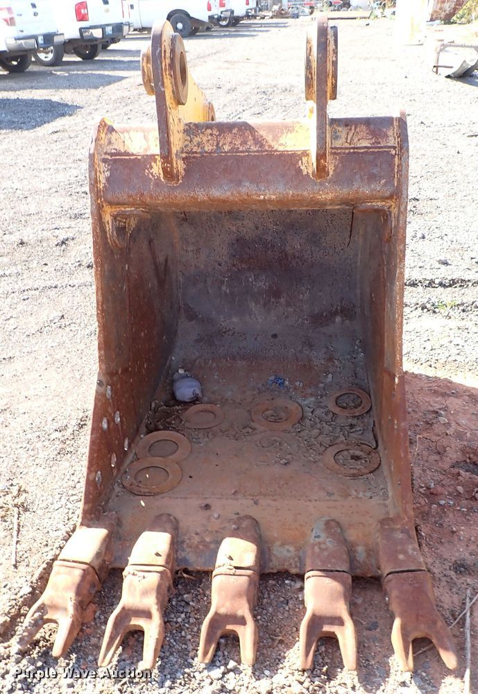 image for item DI5750 John Deere AJ339098   excavator bucket