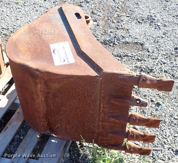 image for item DI5752 Caterpillar  24"W excavator bucket