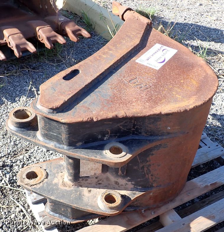 image for item DI5752 Caterpillar  24"W excavator bucket