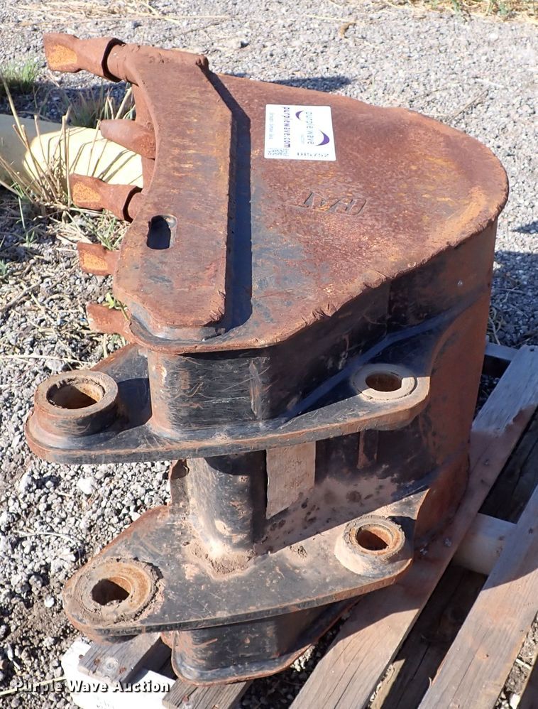 image for item DI5752 Caterpillar  24"W excavator bucket