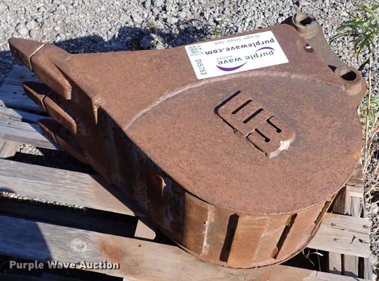 image for item DI5753 12"W excavator bucket