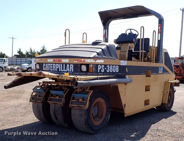 image for item DI5756 2001 Caterpillar PS-360B  pneumatic roller