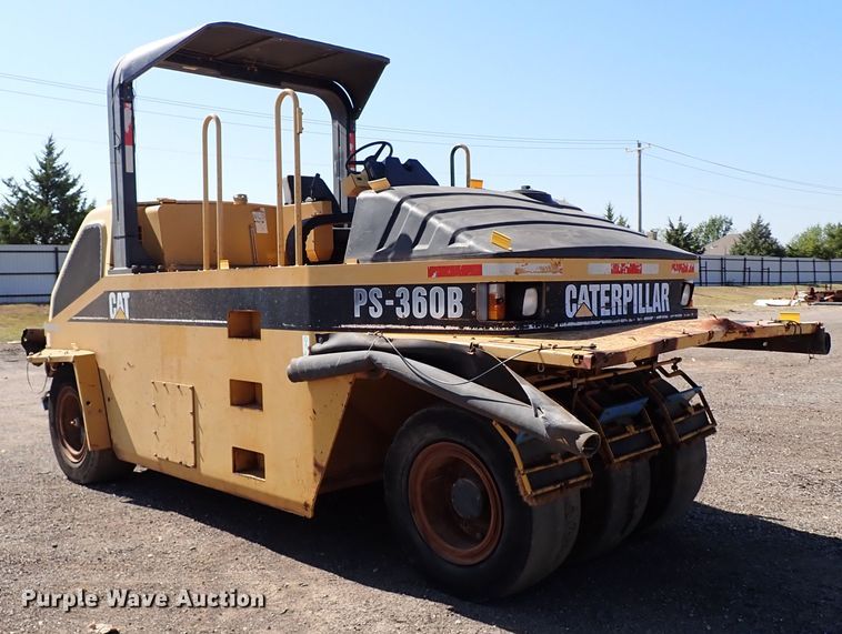 image for item DI5756 2001 Caterpillar PS-360B  pneumatic roller