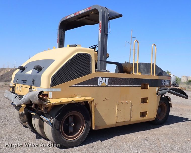 image for item DI5756 2001 Caterpillar PS-360B  pneumatic roller