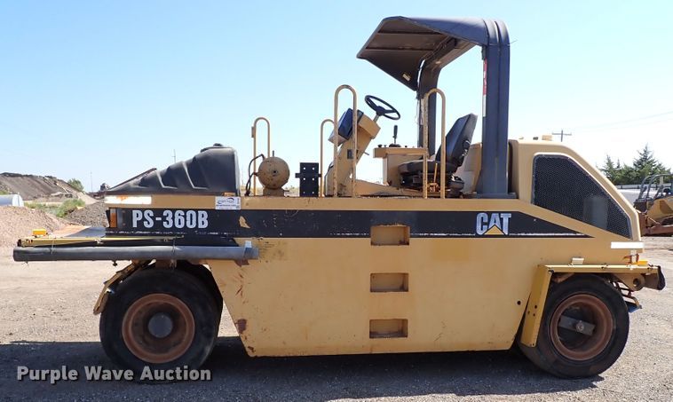 image for item DI5756 2001 Caterpillar PS-360B  pneumatic roller