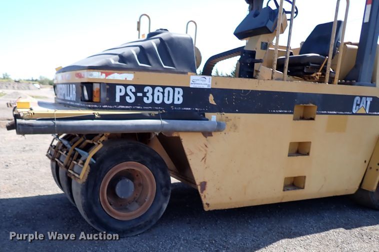 image for item DI5756 2001 Caterpillar PS-360B  pneumatic roller