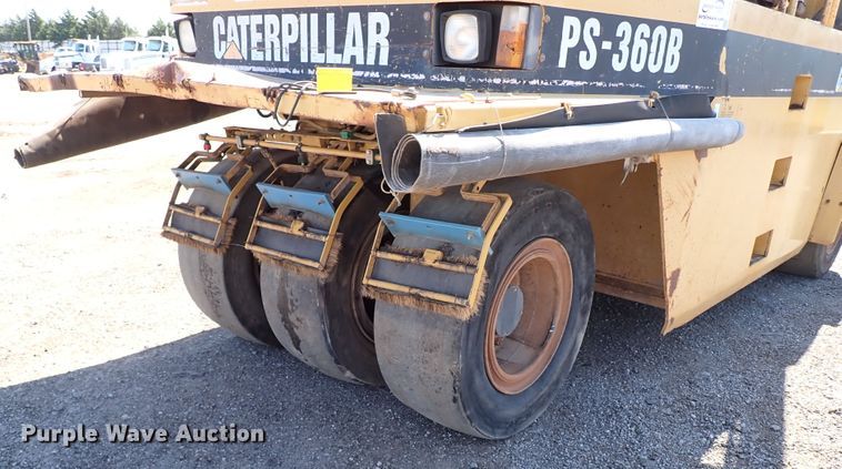 image for item DI5756 2001 Caterpillar PS-360B  pneumatic roller
