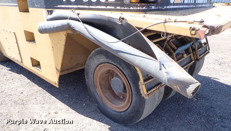 image for item DI5756 2001 Caterpillar PS-360B  pneumatic roller