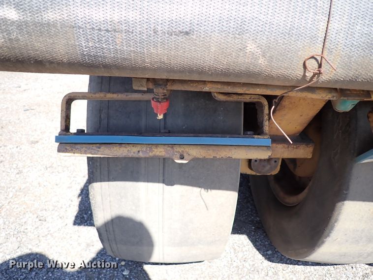 image for item DI5756 2001 Caterpillar PS-360B  pneumatic roller