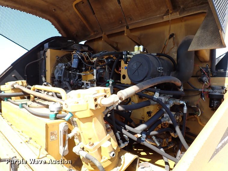 image for item DI5756 2001 Caterpillar PS-360B  pneumatic roller