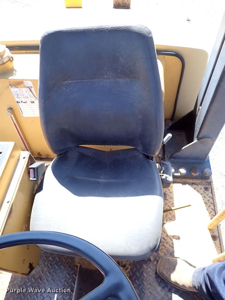 image for item DI5756 2001 Caterpillar PS-360B  pneumatic roller