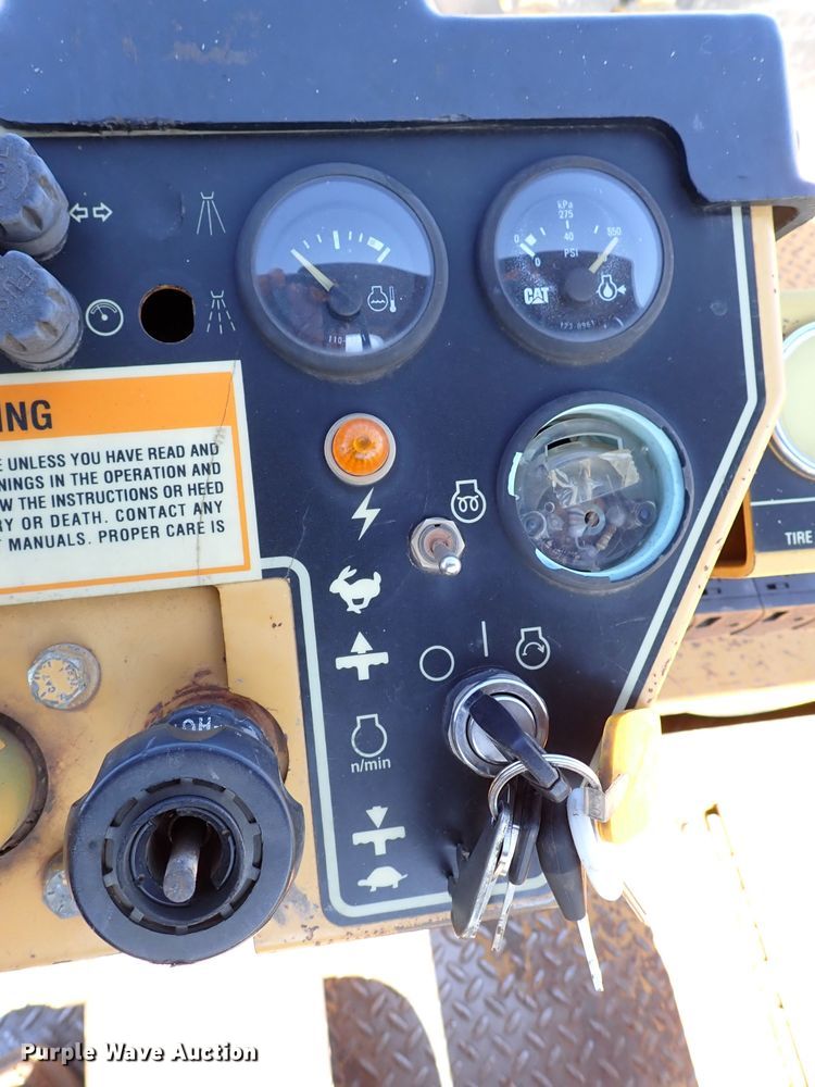 image for item DI5756 2001 Caterpillar PS-360B  pneumatic roller