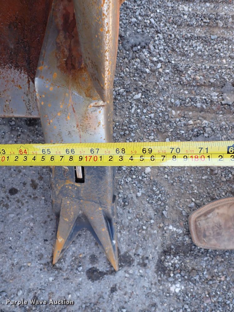 image for item DI5759 2011 John Deere 350G LC  excavator