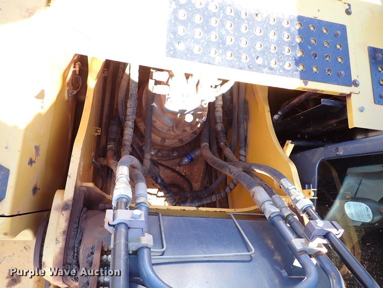 image for item DI5759 2011 John Deere 350G LC  excavator