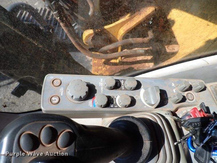 image for item DI5759 2011 John Deere 350G LC  excavator