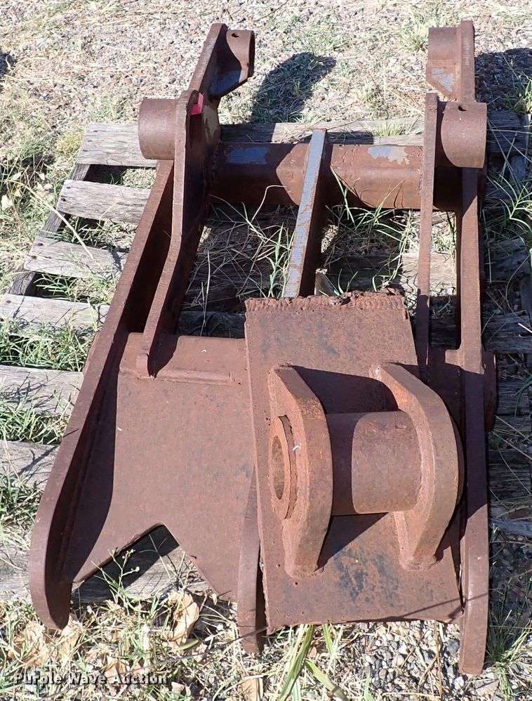 image for item DI5762 Excavator thumb parts