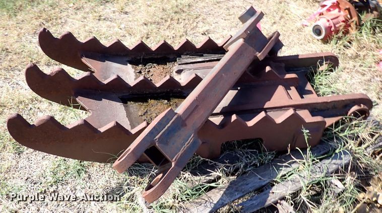 image for item DI5762 Excavator thumb parts