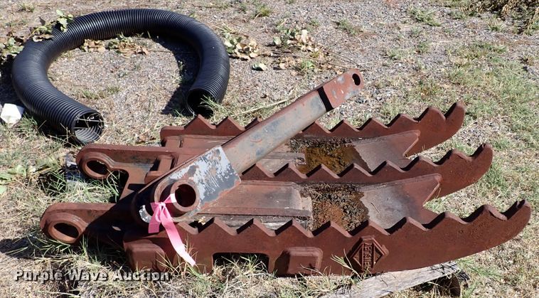 image for item DI5762 Excavator thumb parts