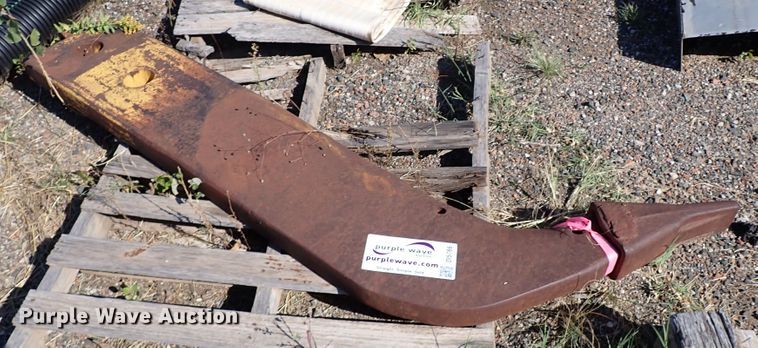 image for item DI5766 (2) ripper shanks