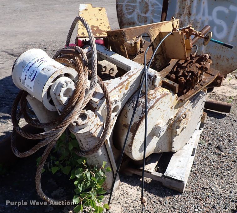 image for item DI5769 Winch