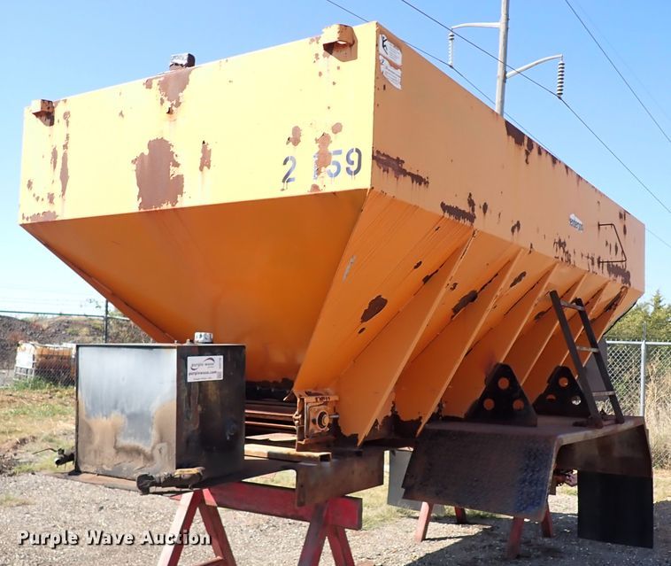 image for item DI5770 Henderson spreader