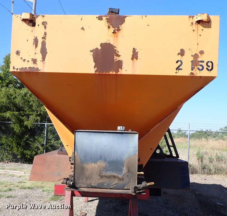 image for item DI5770 Henderson spreader