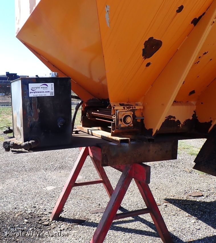 image for item DI5770 Henderson spreader