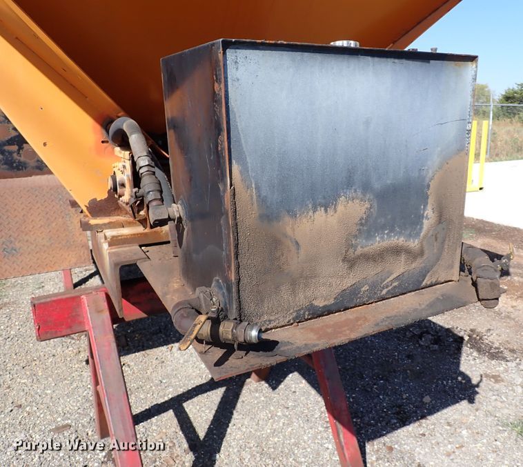 image for item DI5770 Henderson spreader