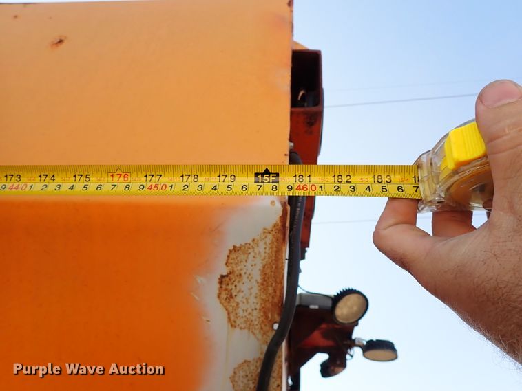 image for item DI5770 Henderson spreader