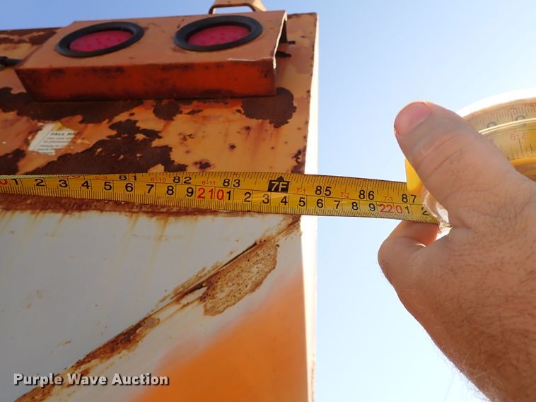 image for item DI5770 Henderson spreader