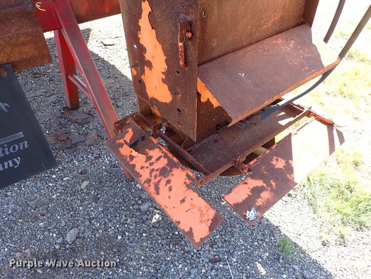 image for item DI5770 Henderson spreader