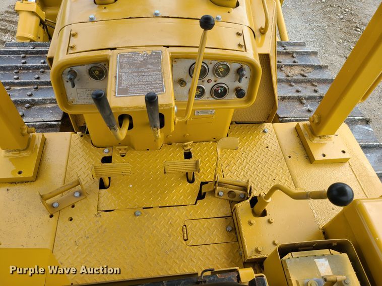 image for item DI6240 1974 Caterpillar D6C  dozer