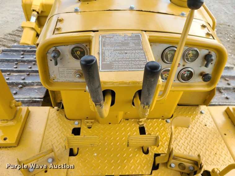 image for item DI6240 1974 Caterpillar D6C  dozer