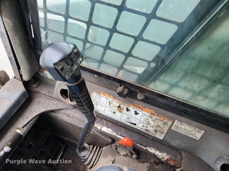 image for item DI6244 2008 Bobcat S300  skid steer loader