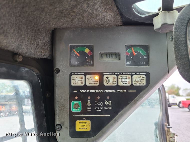 image for item DI6244 2008 Bobcat S300  skid steer loader