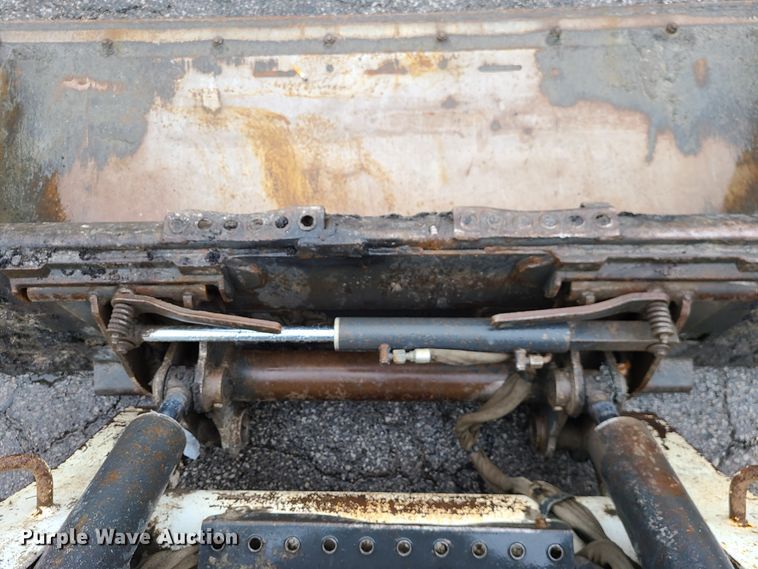 image for item DI6244 2008 Bobcat S300  skid steer loader