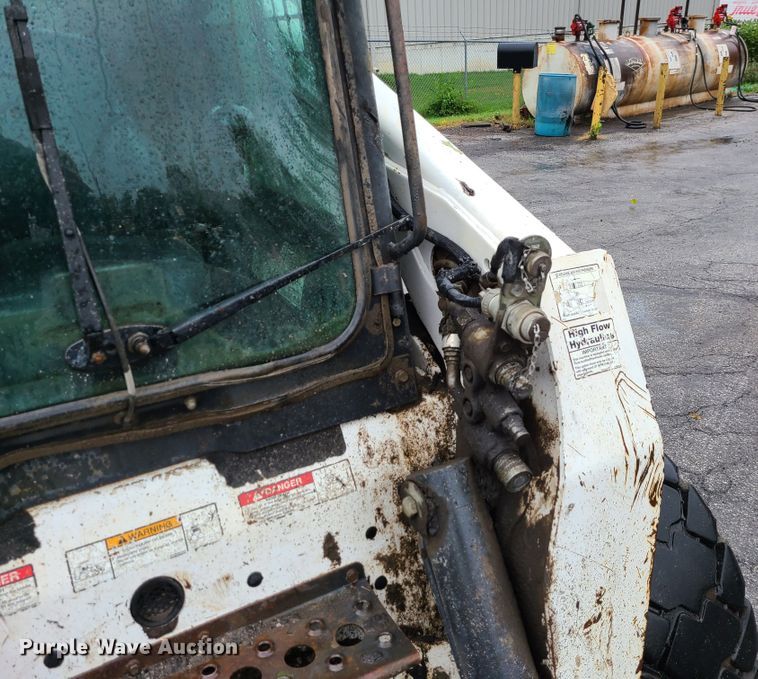 image for item DI6244 2008 Bobcat S300  skid steer loader