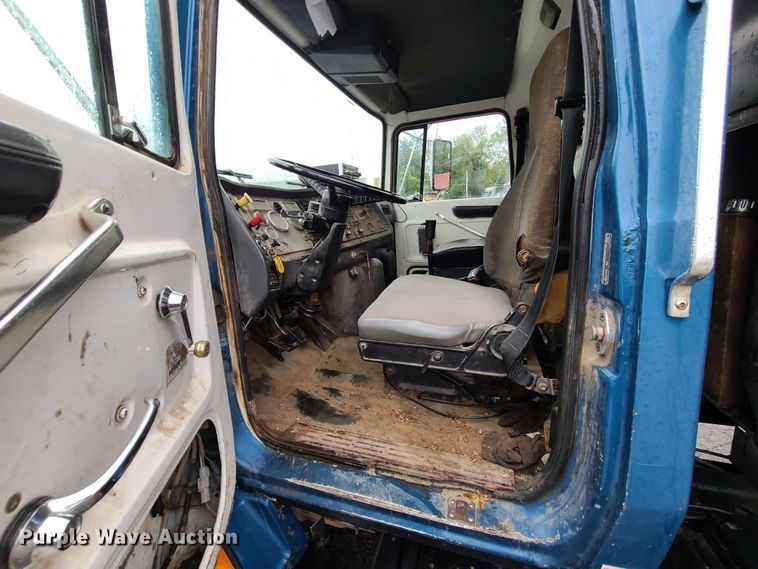 image for item DI6245 1996 Ford Aeromax L9000  dump truck