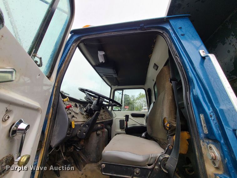 image for item DI6245 1996 Ford Aeromax L9000  dump truck